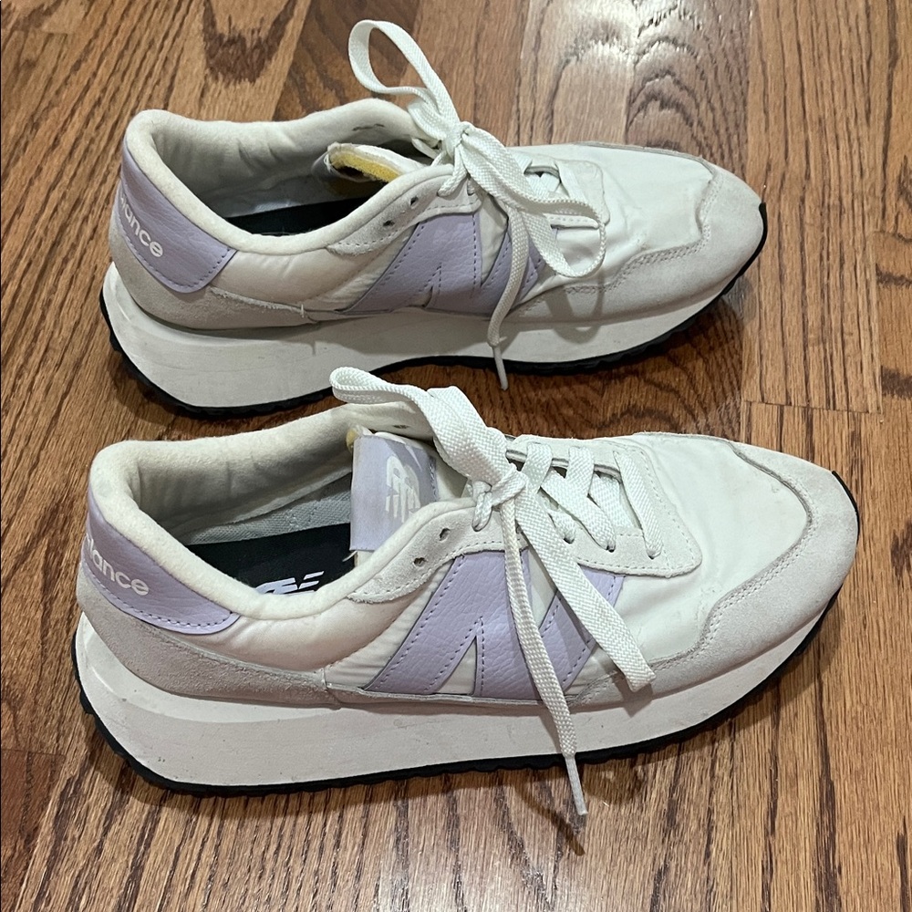 New Balance White and Purple Women's Sneakers - Picture 4 of 7